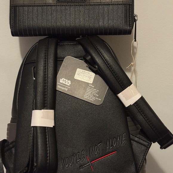 Star Wars Kylo Ren Loungefly Backpack and wallet - Picture 2 of 4